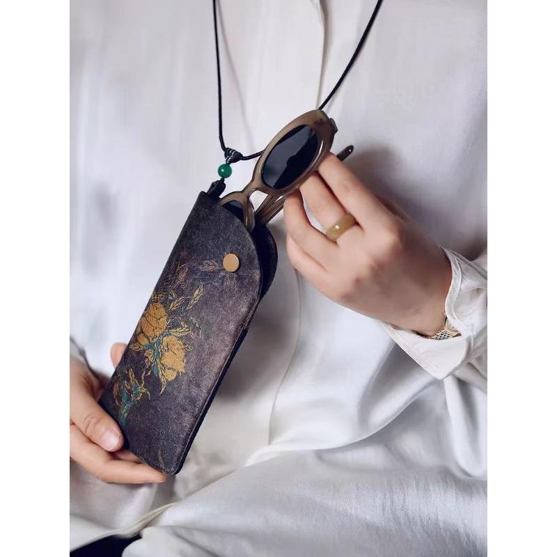 

Hand bag Portable fragrant cloud yarn glasses bag Retro original handmade sunglasses bag Sunglasses myopia protective cover