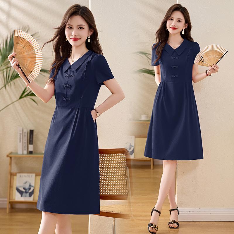 2025 Letní Dámské Módní Šaty Střední Délky s Límcem a Zapínáním na Žabky v Čínském Stylu