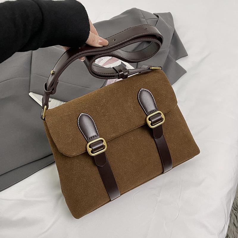 

Осенне-зимняя винтажная замшевая сумка-мессенджер для женщин, популярная, большая вместимость, текстурированная, одно плечо, универсальная, квадратная упаковка (20cm<Max Length<30cm)