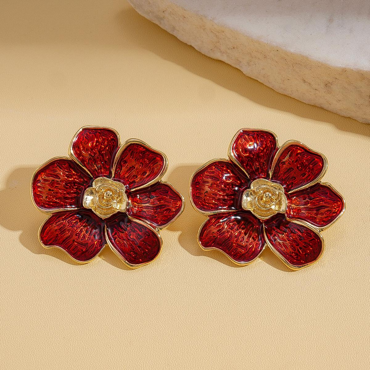 

DIGADAGU Metal Solid Color Flower Stud Earrings New Simple Vintage Earrings Women Boho Daily Zircon Accessories красный