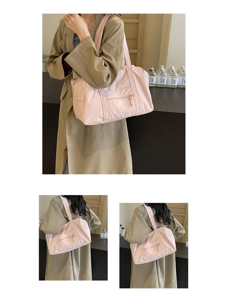 Women's Large Capacity Lightweight Waterproof Nylon Travel Bag