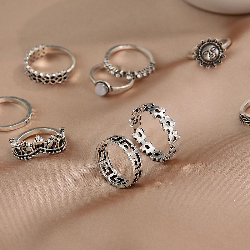 Wind Personality Female Retro Smiley Face Flower Leaf Crown 9-Piece Ring Set