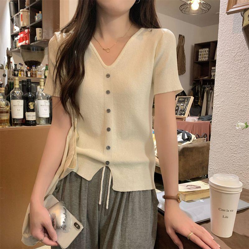 Women's White V-Neck Ribbed Knit Top Short Sleeve Button Down Asymmetric Hem Casual Tee
