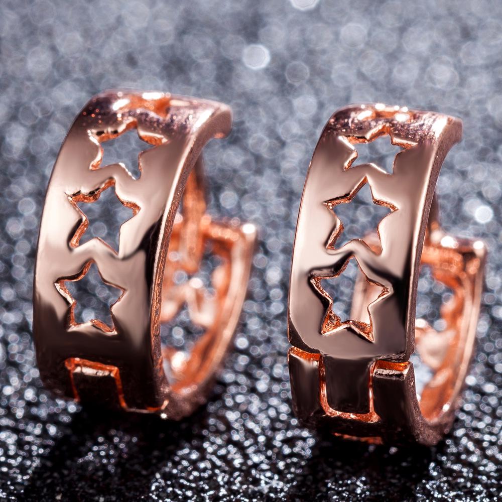 

Популярные европейские и американские модные серьги-пусеты в форме звезды с ажурным узором