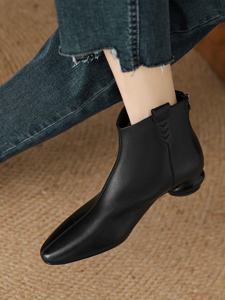 Small pointed ankle bare boots After autumn and winter, the zipper thick heel is absolutely unique, and the foreign style medium heel short boots 
