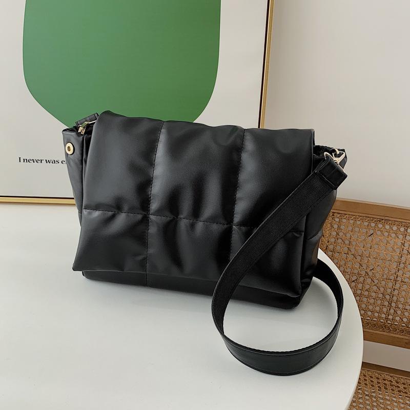 

Luxury Embroidered Plaid Shoulder Bag Women Flap Messenger Bag Solid Color Crossbody Bag Retro Lady Armpit Handbag Shoppig Bags 28x16x22cm