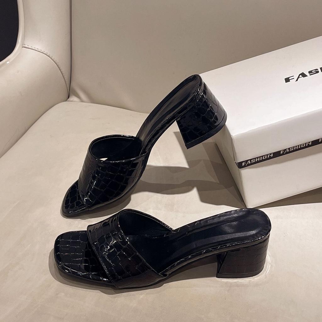 Korean version of square-headed open-toed slippers women's shoes 2024 new French niche fashion sandals women's summer wear