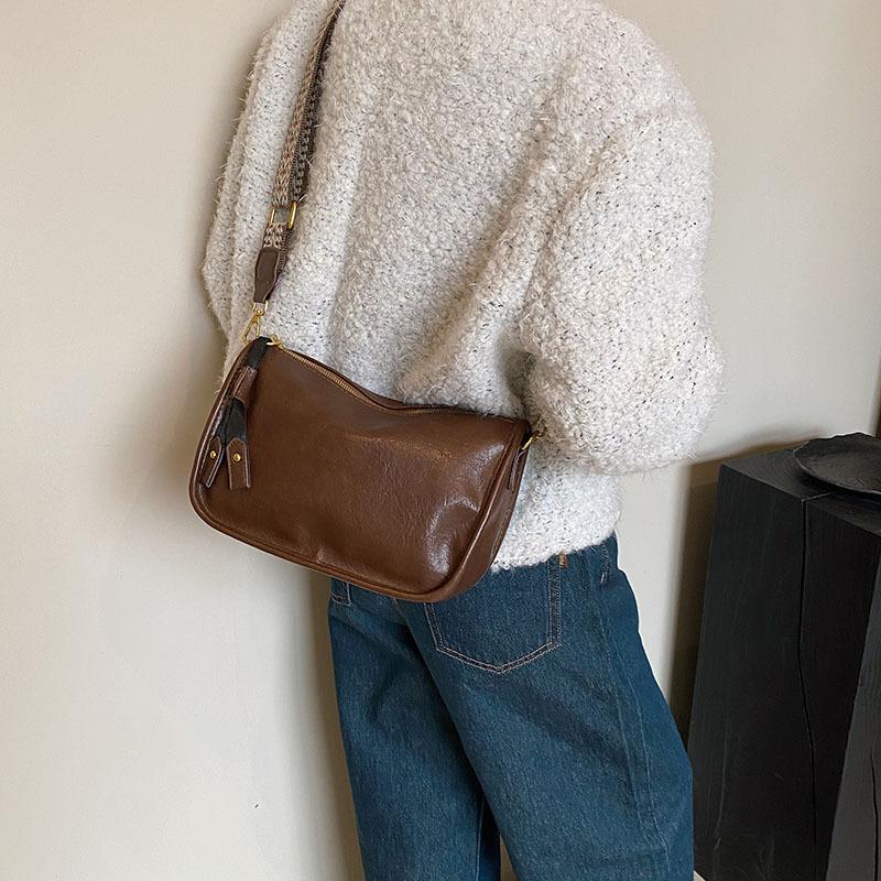 

Популярная в этом году нишевая дизайнерская сумка из мягкой кожи, женская сумка 2025, новая трендовая сумка через плечо большой вместимости 28*11*18 кофейный