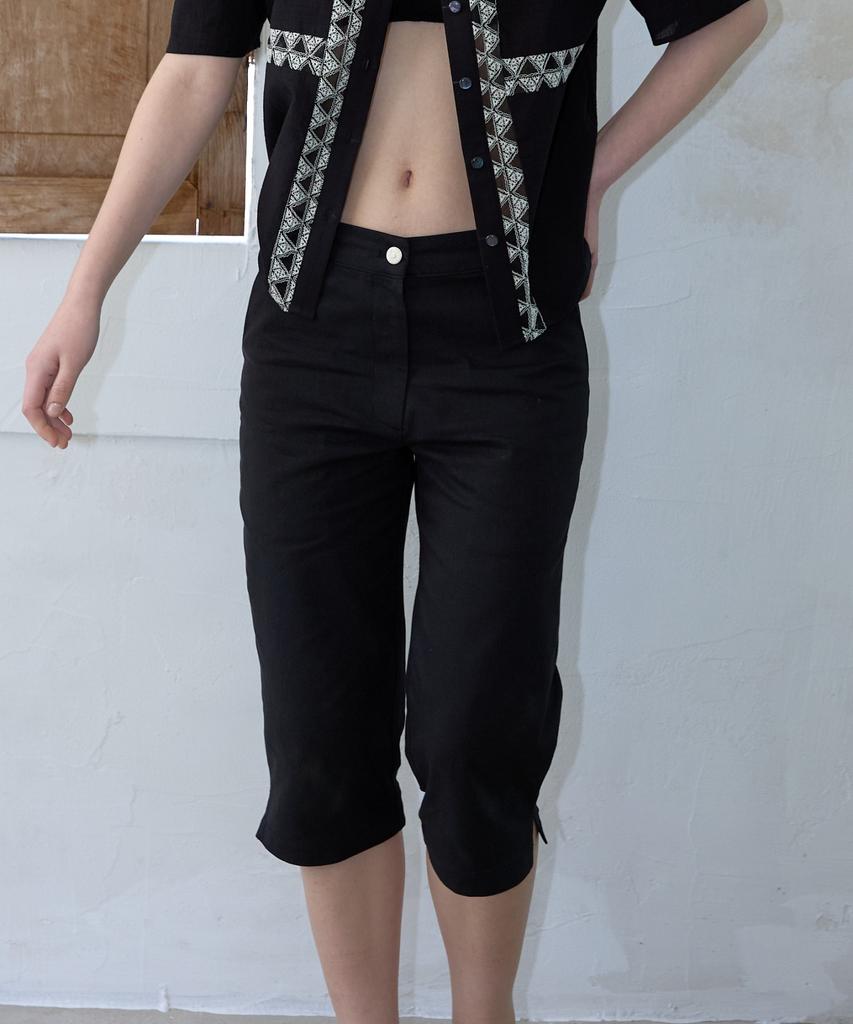 WIOE Low Rise Capri Pants_Black