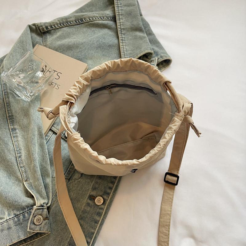 Large Capacity Drawstring Shoulder Bag Women's Lightweight Tote Bag Commuter Crossbody Bag
