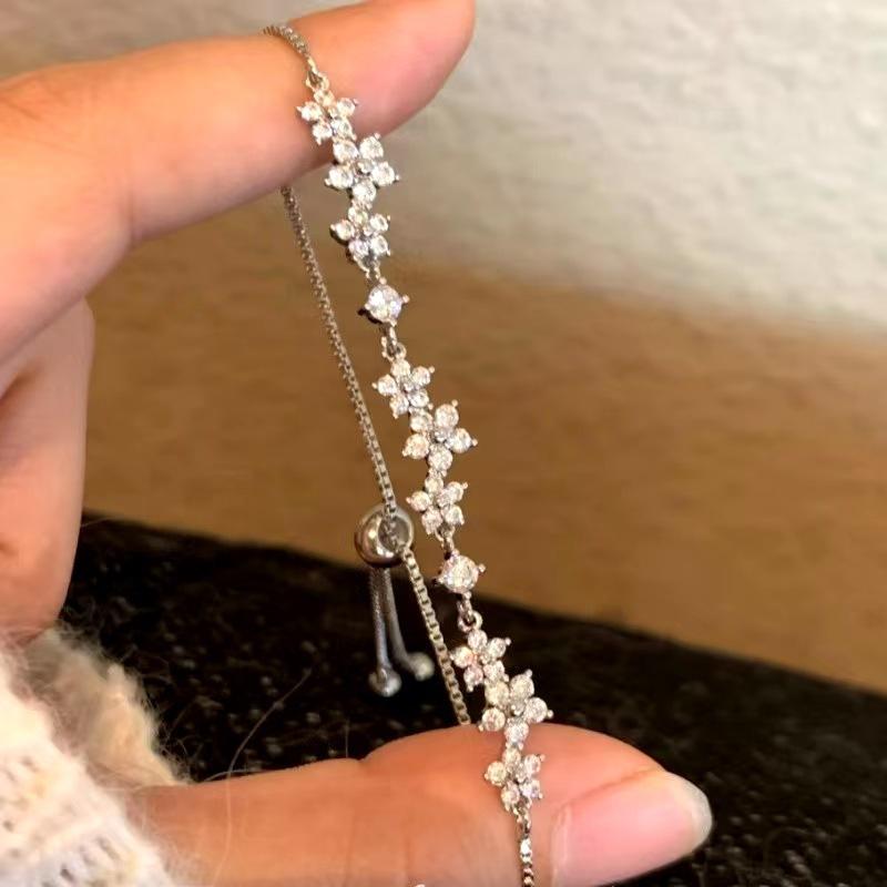 Exquisite Shining Micro-inlaid Zircon Flower Pull-Out Bracelet for Women Cherry Blossoms Snake Chain Bracelet Daily Jewelry