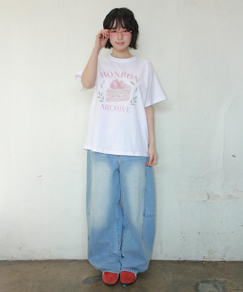 RONRON Strawberry Cake Basic Fit T Shirt White