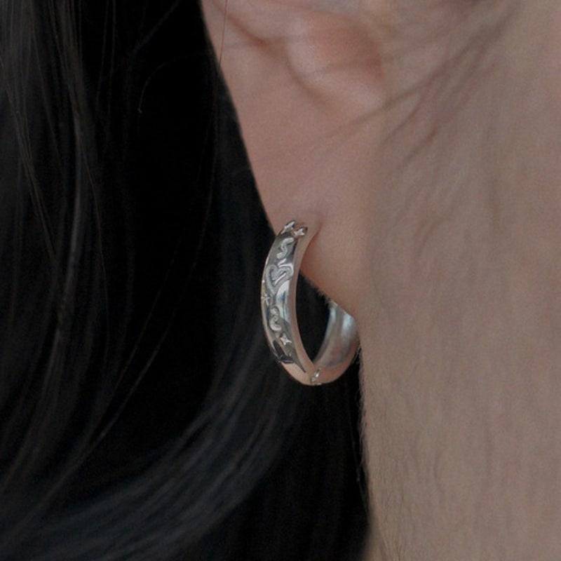 POSTLUDE [SILVER HEART SCAPE ENG R EARRINGS