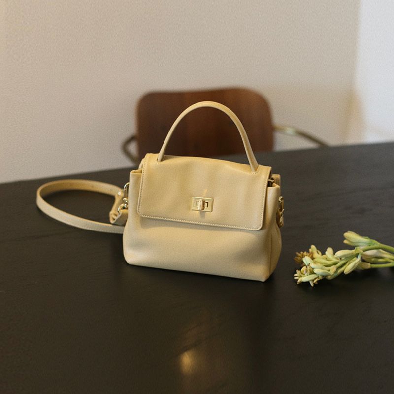 

Мини-сумка-мессенджер через плечо из мягкой текстурированной коровьей кожи Cheese yellow