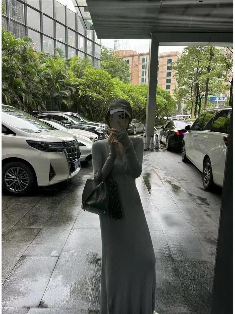 Rochie Tricotată Galbenă Stil Coreean Slim-Fit cu Mâneci Lungi - Rochie Lungă Casual de Toamnă pentru Femei, Cambrată în Talie, Muldând Șoldurile