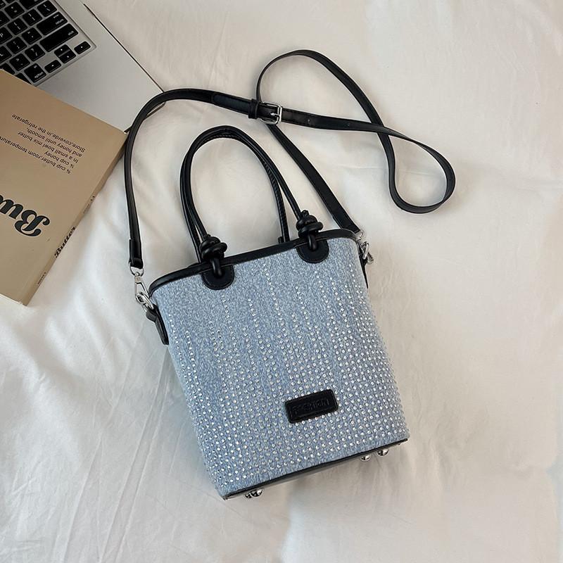 Simple Urban Style Pu Water Bucket Handbag With Detailing For Daily Wear