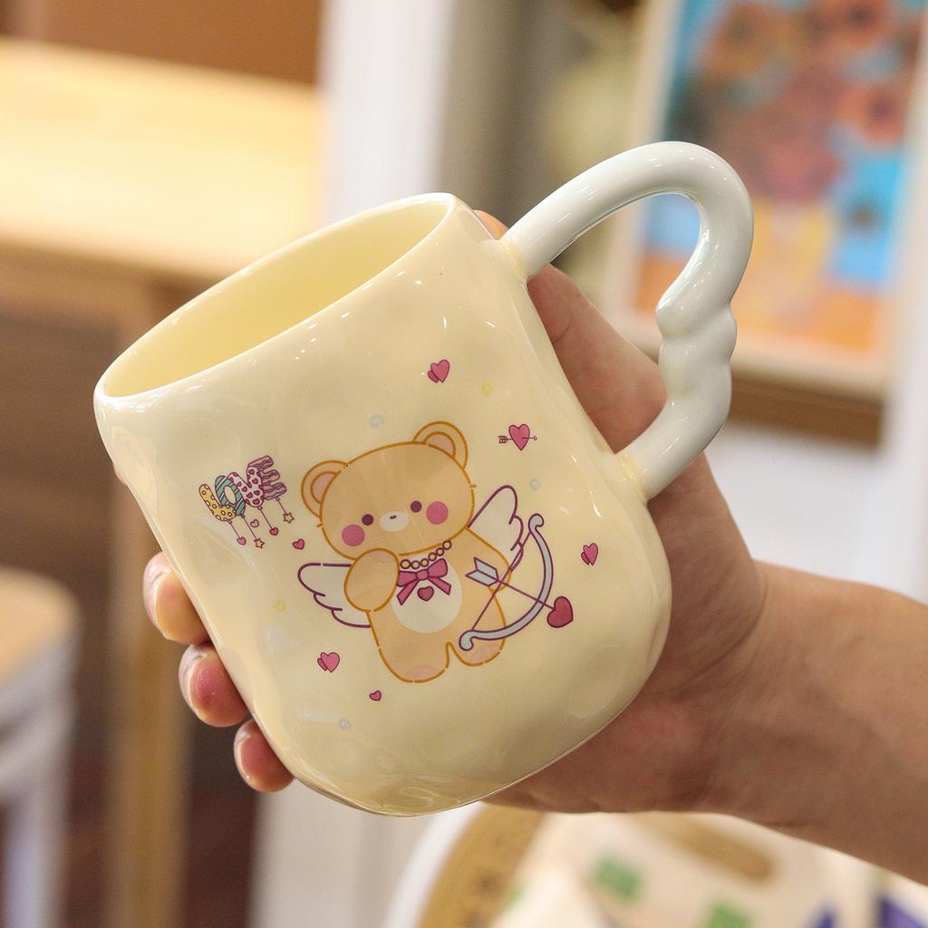 Kubki ceramiczne są urocze i mają wysoki poziom wyglądu. Kubki dla par z poczuciem luksusu. Para kubków do wody POKRYWKI Łyżeczki i Kubki na prezent