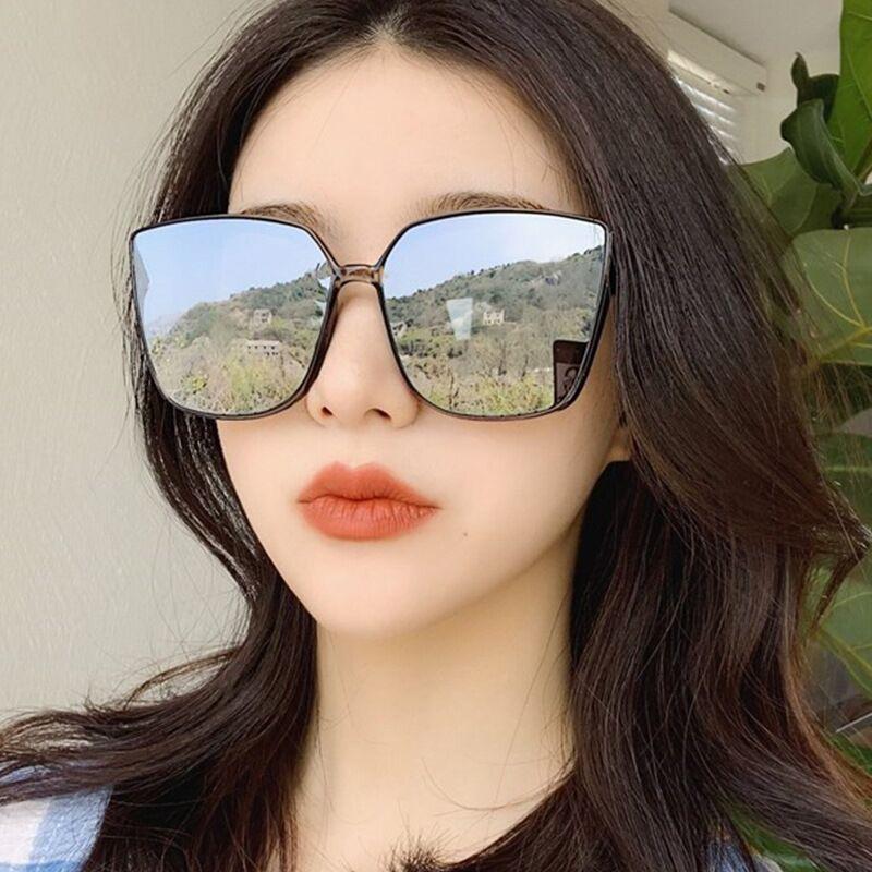 Exquisite Designer Cat Eye Sunglasses Vintage Black Mirror Sun Glasses For Women Fashion Big Frame Cool Female Oculos De Sol