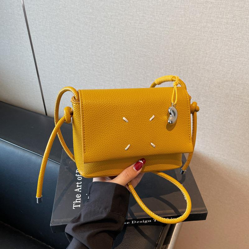 

Niche bag women s new trendy fashion versatile shoulder bag commuter messenger bag small square bag жёлтый