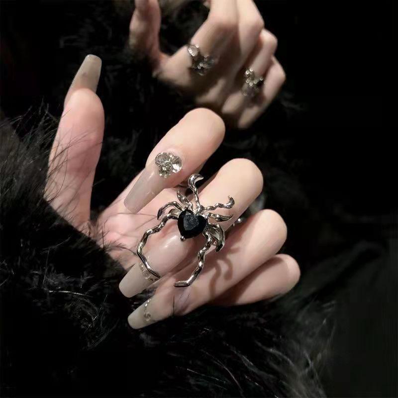 

Black Gem Spider Nail Ring: Retro High-End Open Design