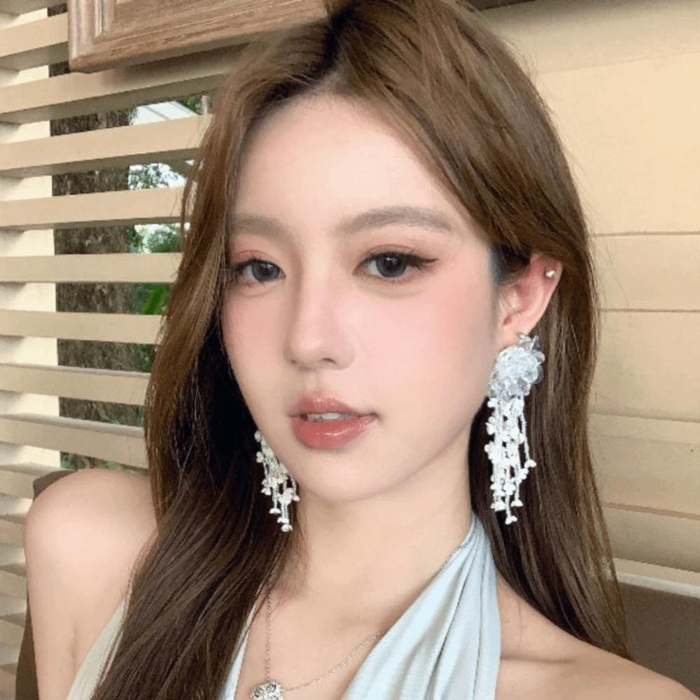 Rhinestone Floral Tassel Earrings Zinc Zinc Alloy Long Ear Drop Summer White Flower Earrings  Holiday