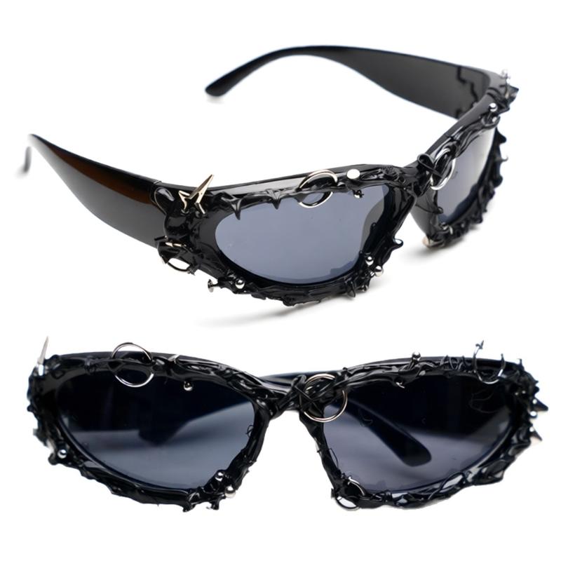 Handcrafts Gothic Sunglasses with Comfortable PC Frame Cosplay Punk Eyewears for Social Occasion Men Women Accessories