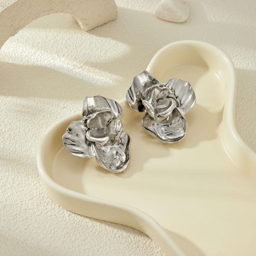 Elegant Luxury Vintage Alloy Floral Earrings With Exquisite Layered Gold Design Women For