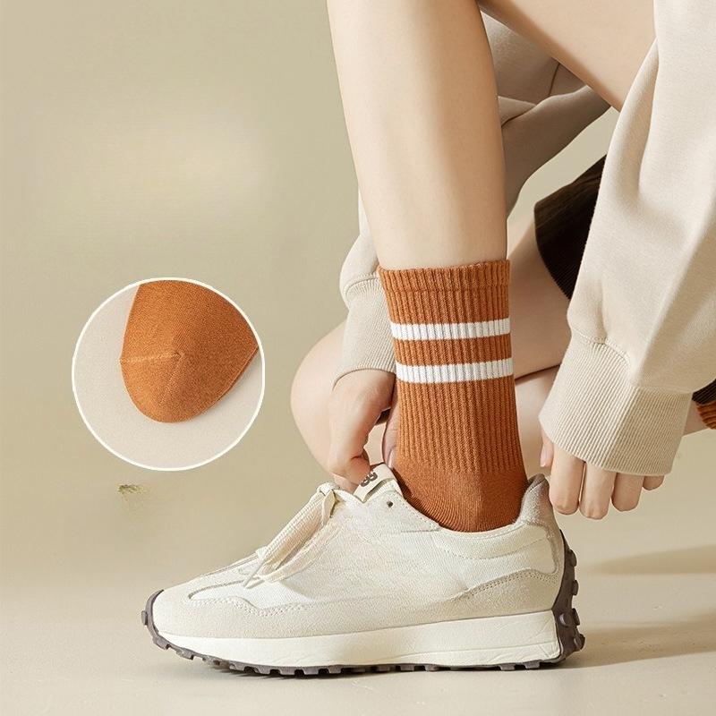 Pure Cotton Socks for Women In Autumn and Winter, Mid-calf Sweat-absorbing and Odor-proof Double-bar Striped Sports Long Calf Cotton Socks