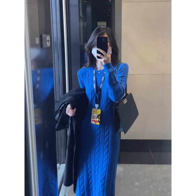

[] Advanced sense super good-looking daughter with coat long skirt blue knitted sweater with dress inside S