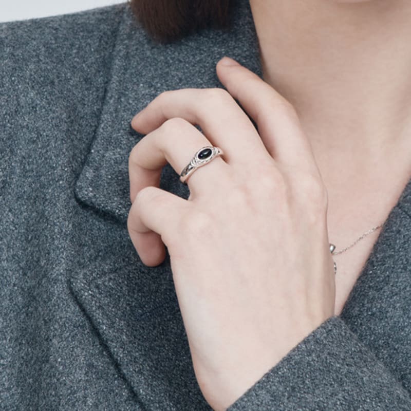 ELLE Jewelry Ella Oval Onyx Ring ELBRWR130