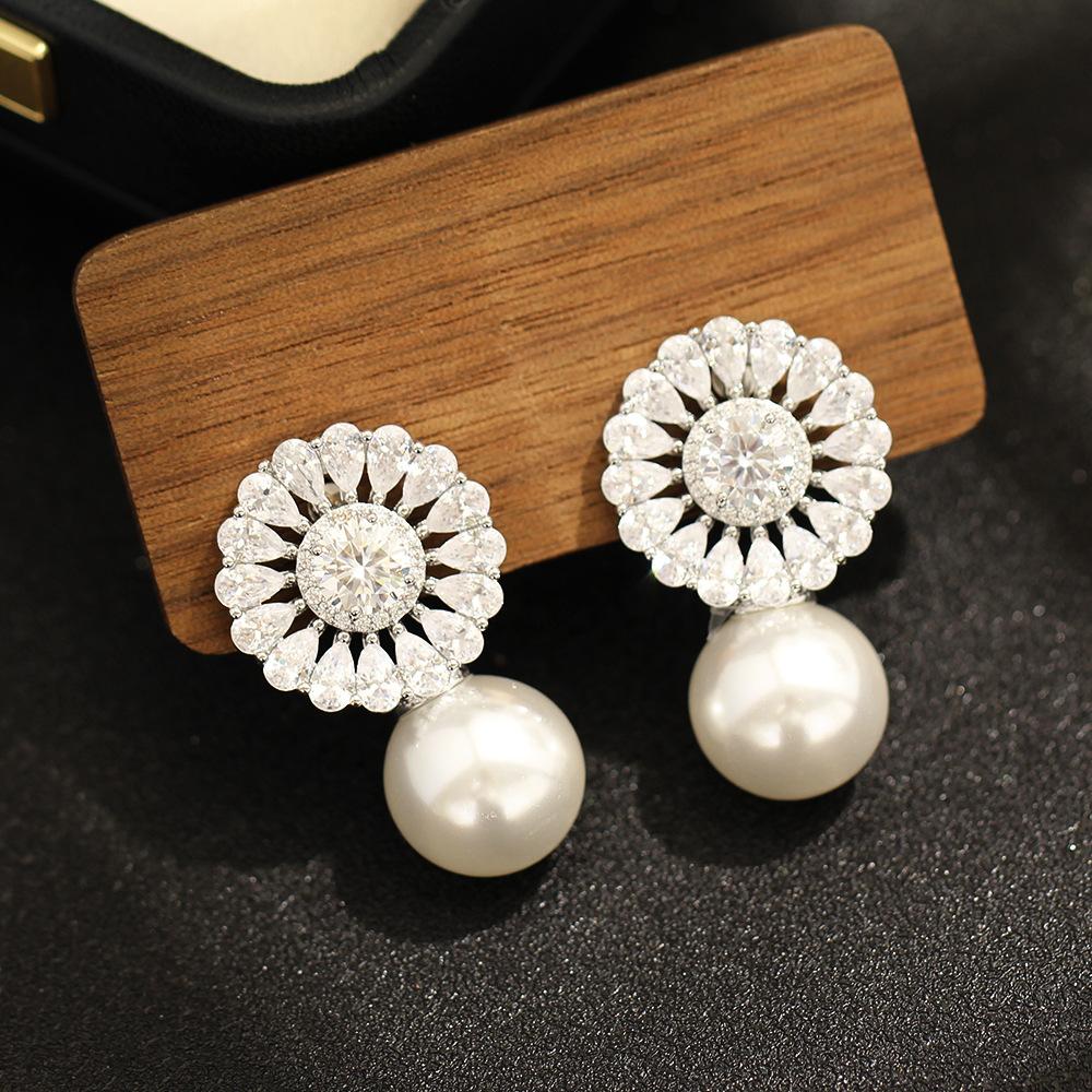 Cross-border hot selling exquisite high-end geometric stone-inlaid earrings, exaggerated temperament, versatile pearl earrings, ear clips, women's ear
