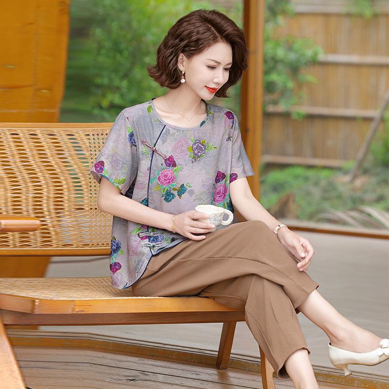 

Floral Plus Size Round Neck Summer Suit for Middle-Aged & Elderly: Stylish Two-Piece Loose Fit XL (80-105 jin)