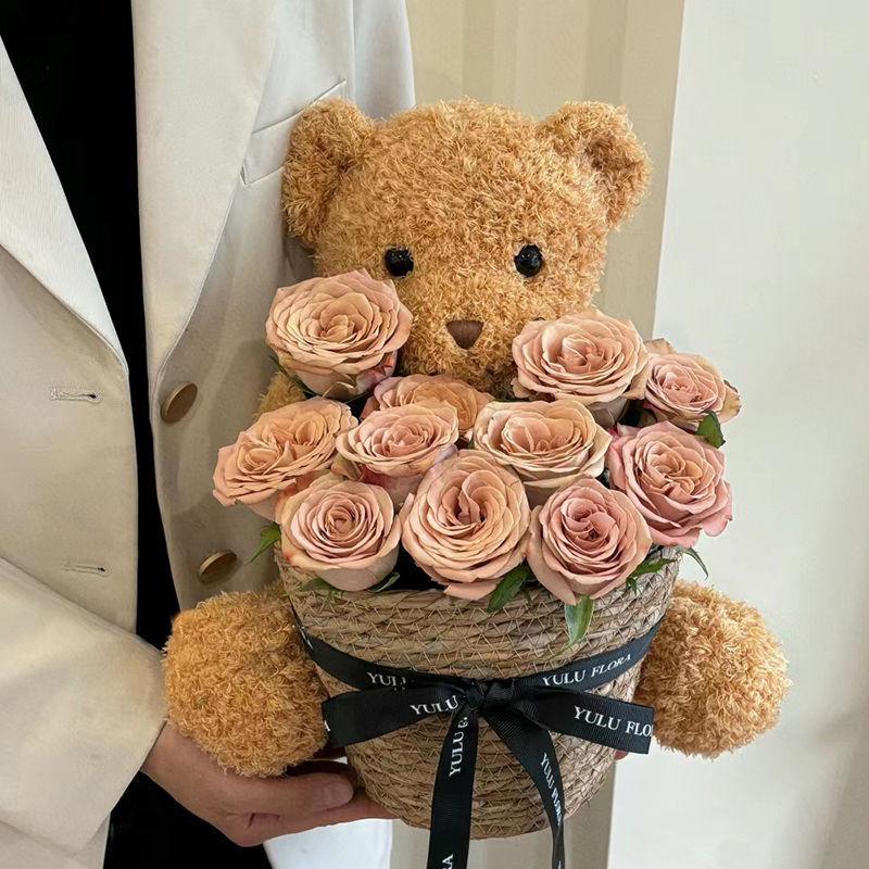 Presente de aniversário: Buquê de Flor de Sabão e Urso de Pelúcia com Boneca para Namorada - Frete Grátis