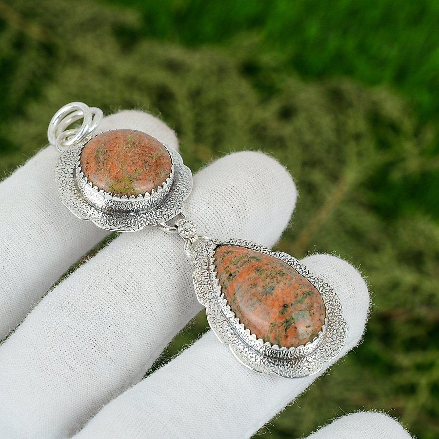 

Natural Grass Garnet Gemstone Pendant 925 Sterling Silver Jewelry For Girls