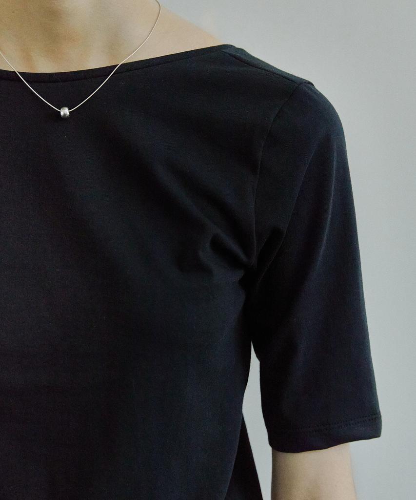 IHR Two-Way Deep U-Neck T-Shirt / Black
