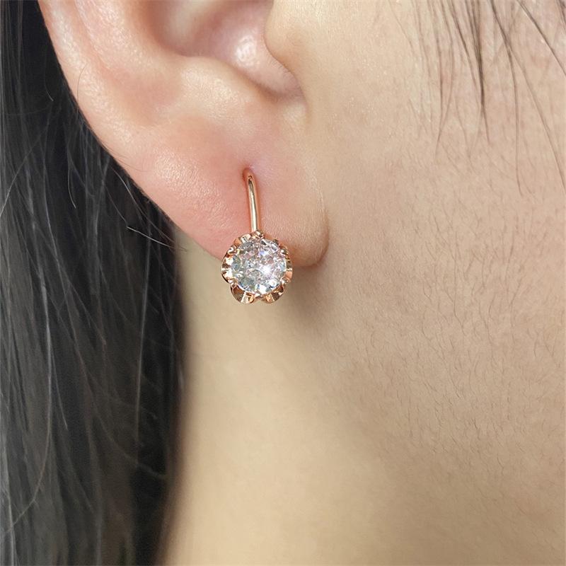 

Изысканные геометрические серьги-пусеты с цирконами для женщин розового золота