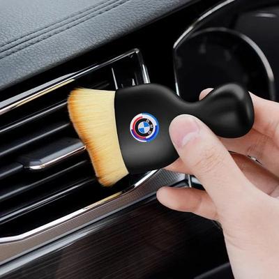 Îngrijire auto – Bureți, cârpe şi perii