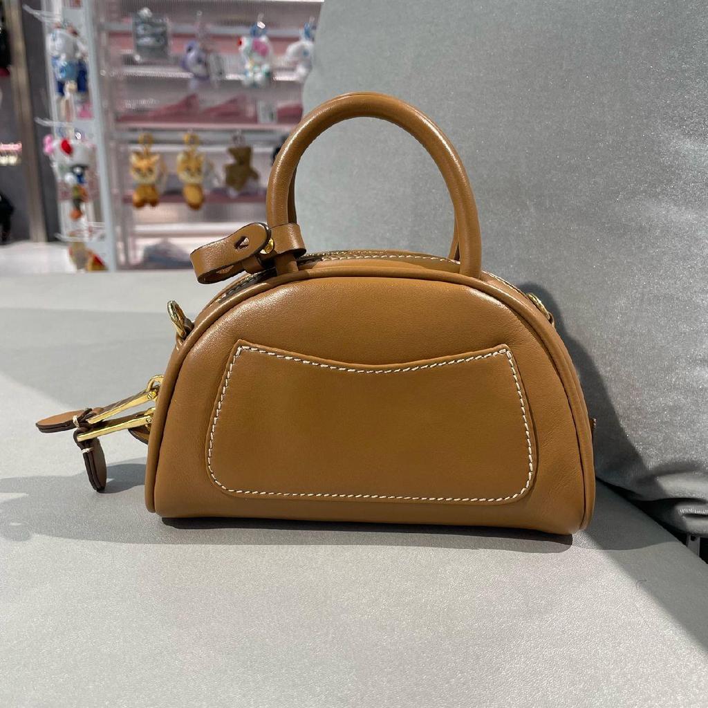 [Pre-Owned] Metal Logo Detachable Adjustable Shoulder Strap Zipper Closure Leather Shoulder Crossbody Tote Bag - Excellent #4RSRAW