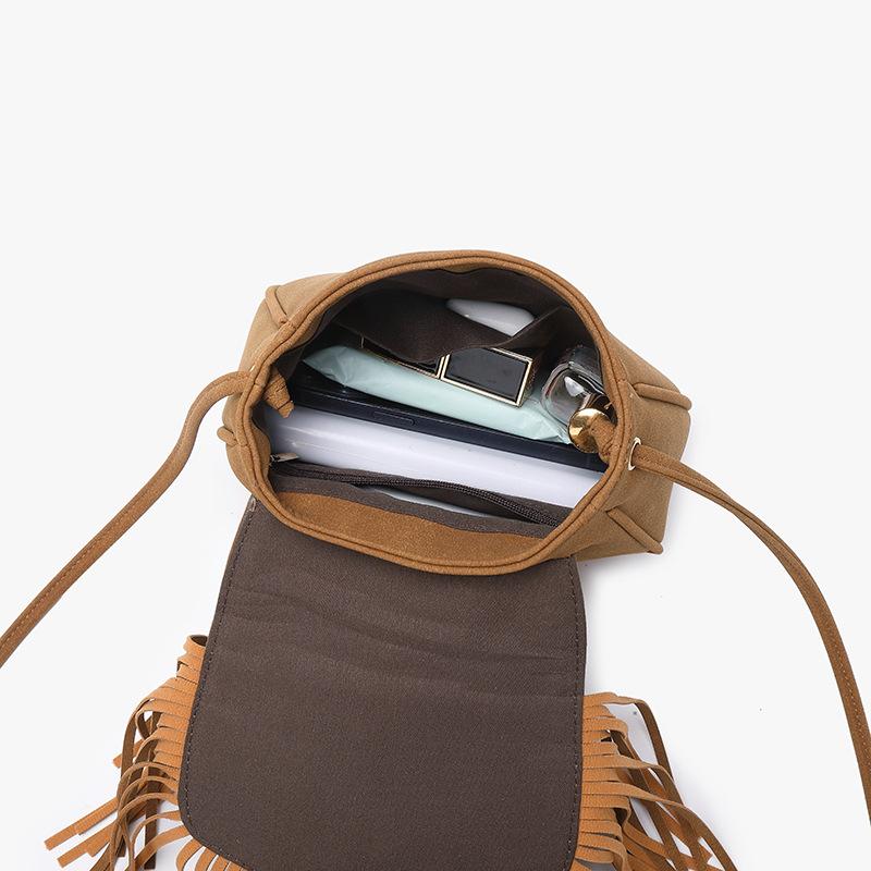 European and American Retro Large-capacity Bag Autumn and Winter Armpit Tassel Lock Buckle Versatile Tote Bag Feeling Commuter Shoulder Bag