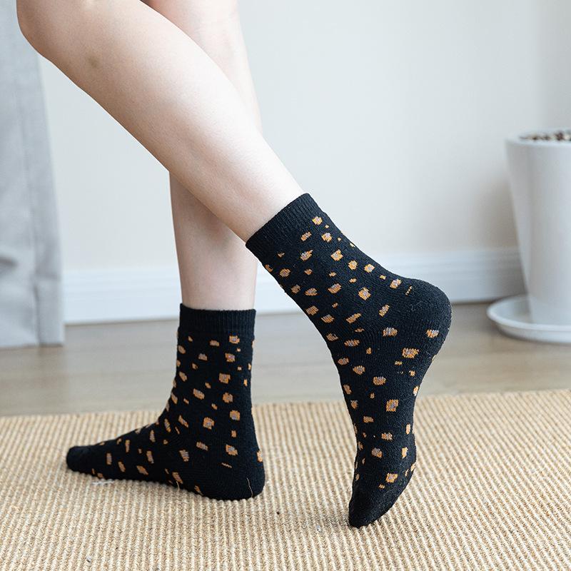 5 Pairs of New Women's Autumn and Winter Thickened Leopard Print Warm Rabbit Wool Mid Calf Socks