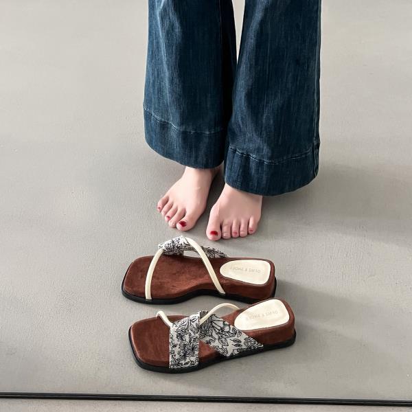 Fashion Shoes Woman 2025 On A Wedge Slippers Casual Pantofle Platform Luxury New Summer Slides Shoes Woman 2025 Slippers Casual Pantofle