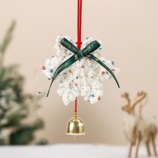 Christmas Crochet Pendant Snowflake Hanging Decoration Xmas Tree Ornament with Jingle Bell for Festive Home Living Room Decor