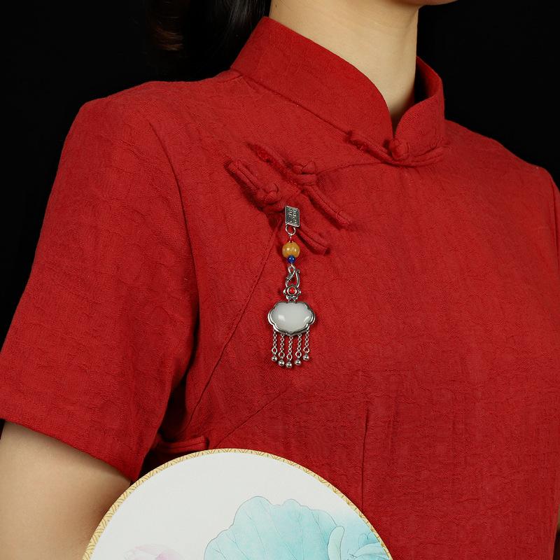 Chinese style white jade Ruyi cheongsam press pendant retro elegant high-end fringed pendant pendant Hanfu accessories women