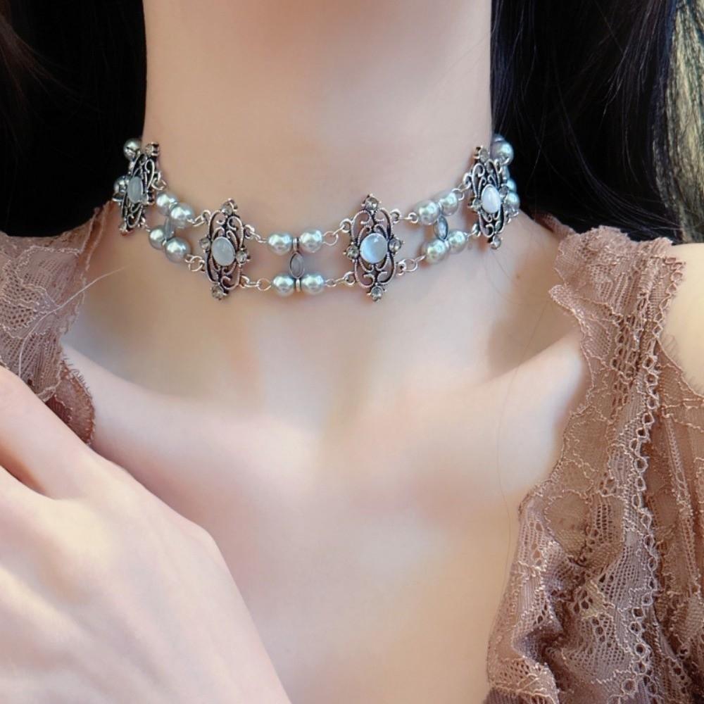 Vintage zweilagige Perlen-Choker-Halskette Y2K Palaststil Hip Hop Silberne Halskette Luxuriöse Hohl-Halsketten Kragen Schmuck