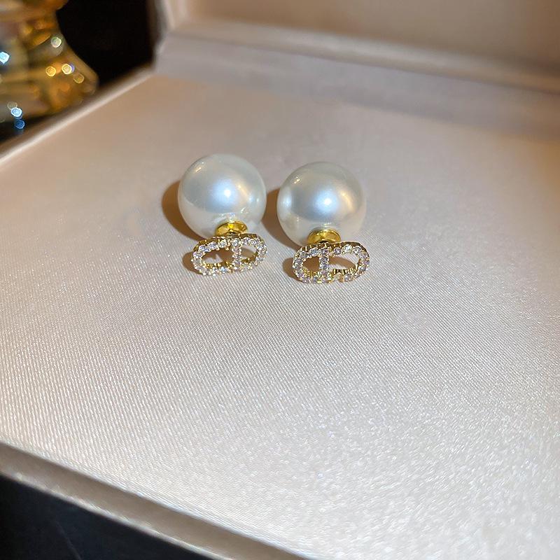 French Retro Zircon & Pearl Geometric Stud Earrings: Luxurious and Fashionable Accessories for Women