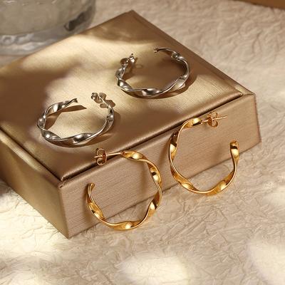 Orecchini in acciaio inossidabile a forma di C con linea di torsione irregolare alla moda europea e americana, tendenza femminile, orecchini di tendenza placcati in oro 18 carati