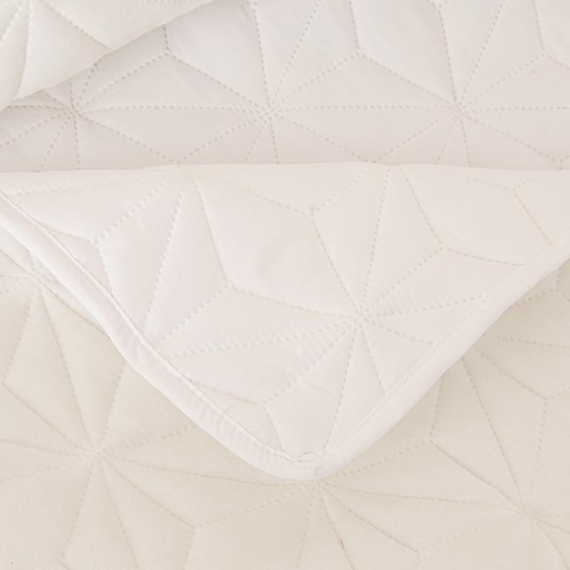 Waterproof Quilted Mattress Protector - Non-slip, Dustproof, Urine Barrier Bed Cover