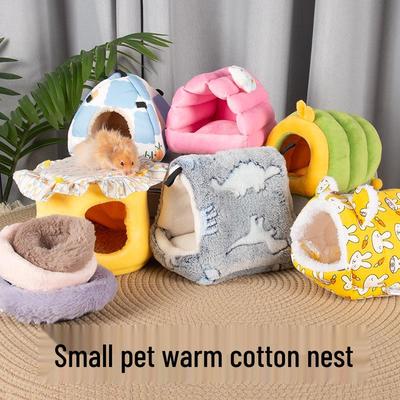 קן תלוי נעים לחמסטר ולחיות מחמד קטנות לכל העונות