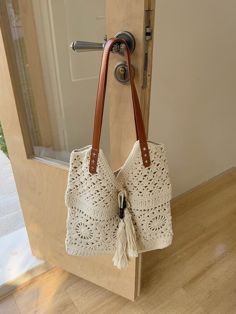 

Large Capacity Single Shoulder Cotton Thread Woven Bag, Women s Hollow Mesh Tote Bag, Beach Vacation Beach Bag