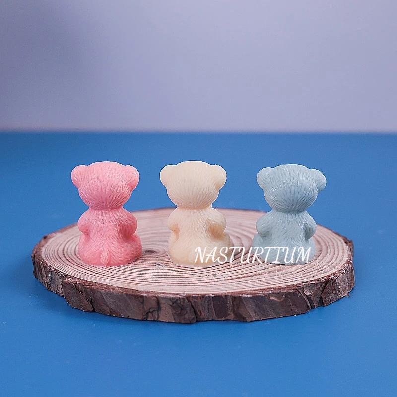 Ball Holding Bear Candle Mold 3D Cute Animal Soap Crafts Gypsum Resin Silicone Mould DIY Chocolate Ice Cake Baking Tool